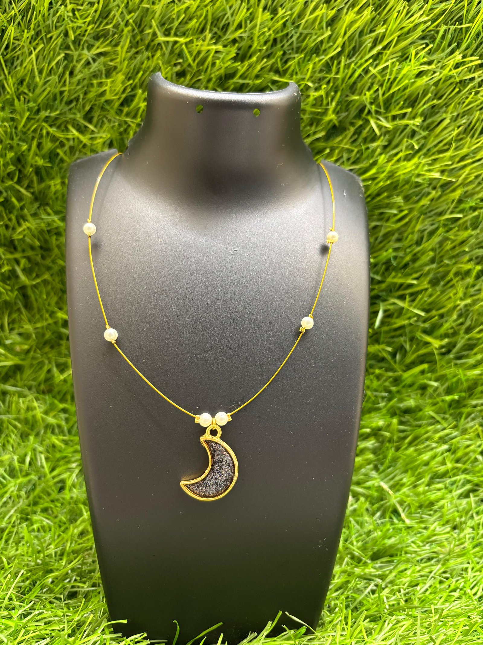 Floral Resin Pendants with Invisible Chain Neckpiece